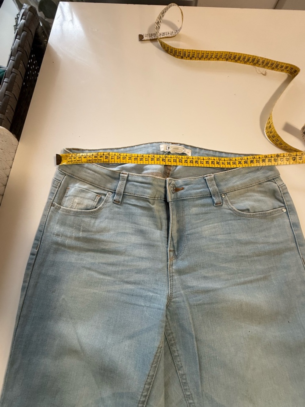 Light Wash High-Rise Skinny Jeans -Off Duty Model Aesthetic - Light Blue - Picture 7 of 9